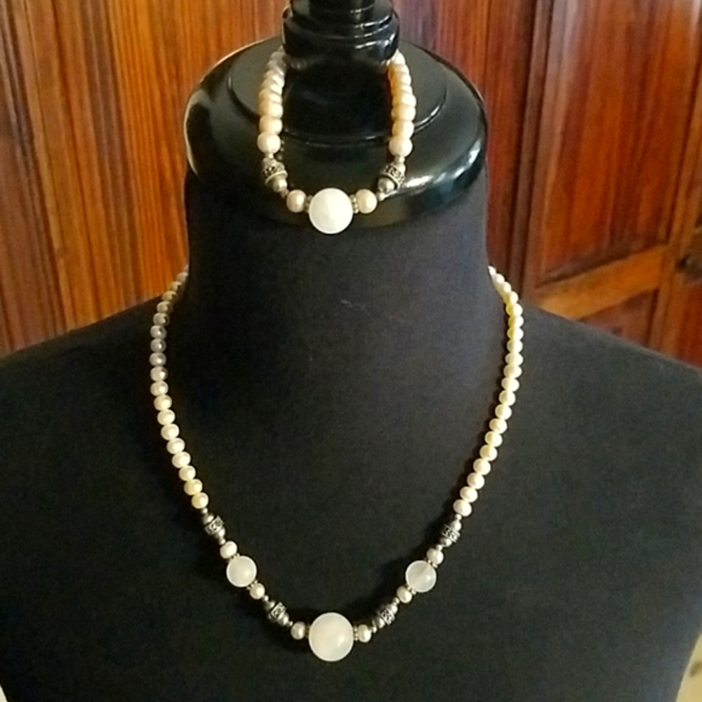 Pink Pearl Beaded Necklace & Bracelet Set